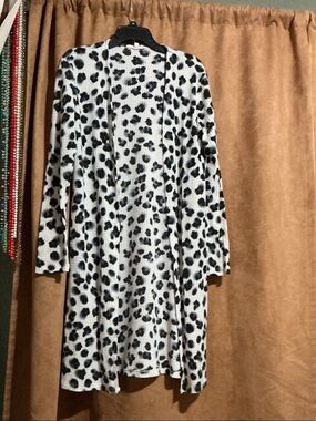 Women's Black and White Leopard Print Open Front Cardigan